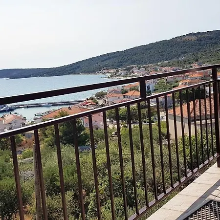 Jelica Apartman Slatine