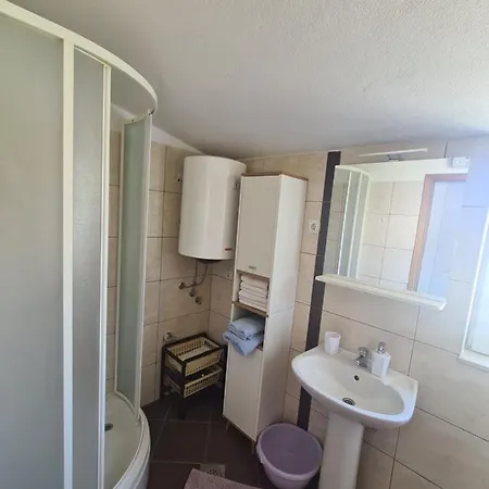 Jelica Apartman Slatine